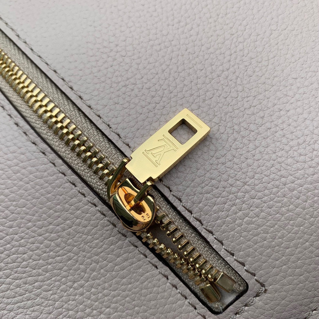LOUIS VUITTON OXFORD 22 IN BEIGE LAMBSKIN GOLD HARDWARE