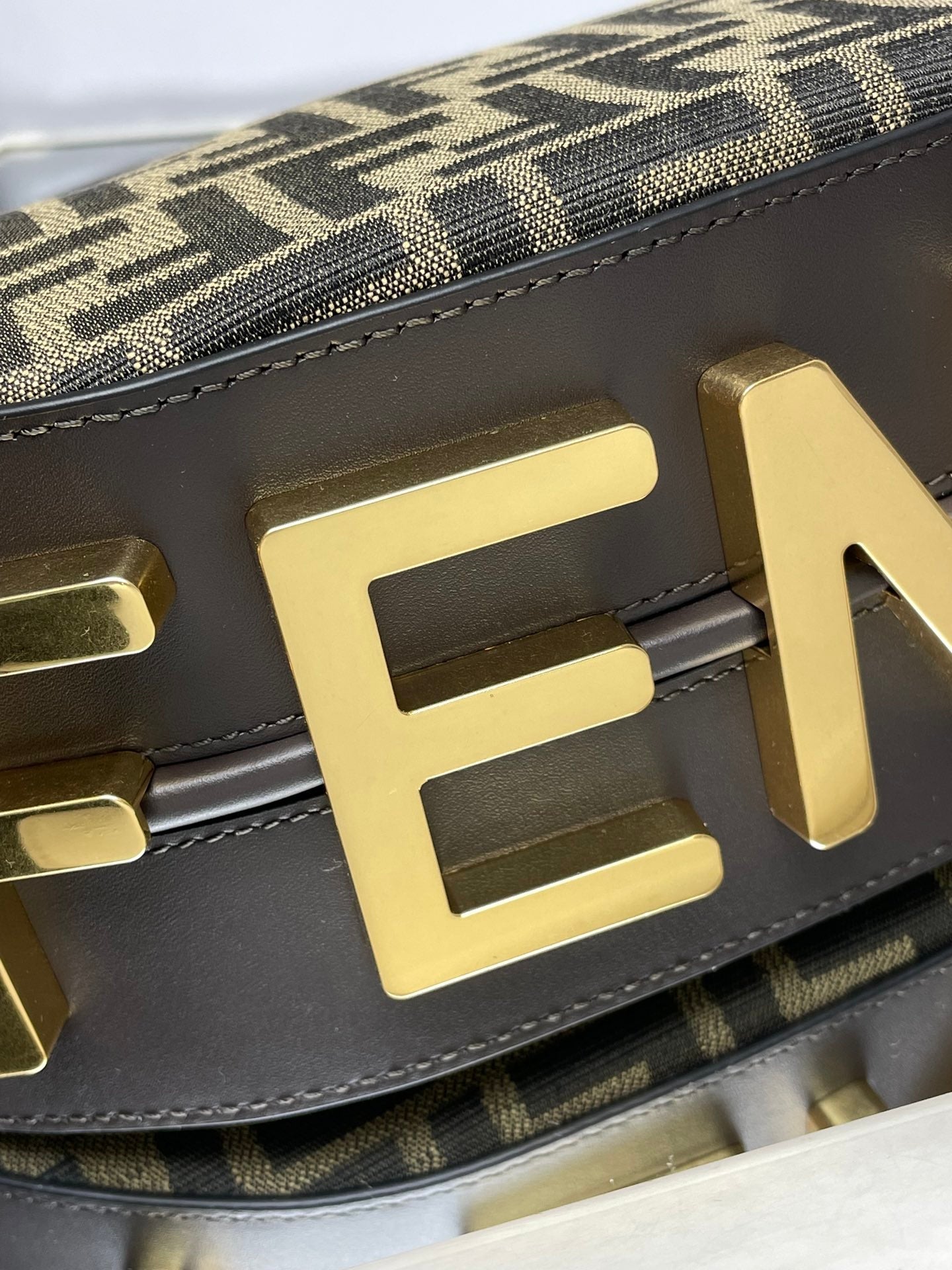 FENDIGRAPHY MEDIUM 29 IN GURKHA JACQUARD FABRIC FF MOTIF GOLD HARDWARE