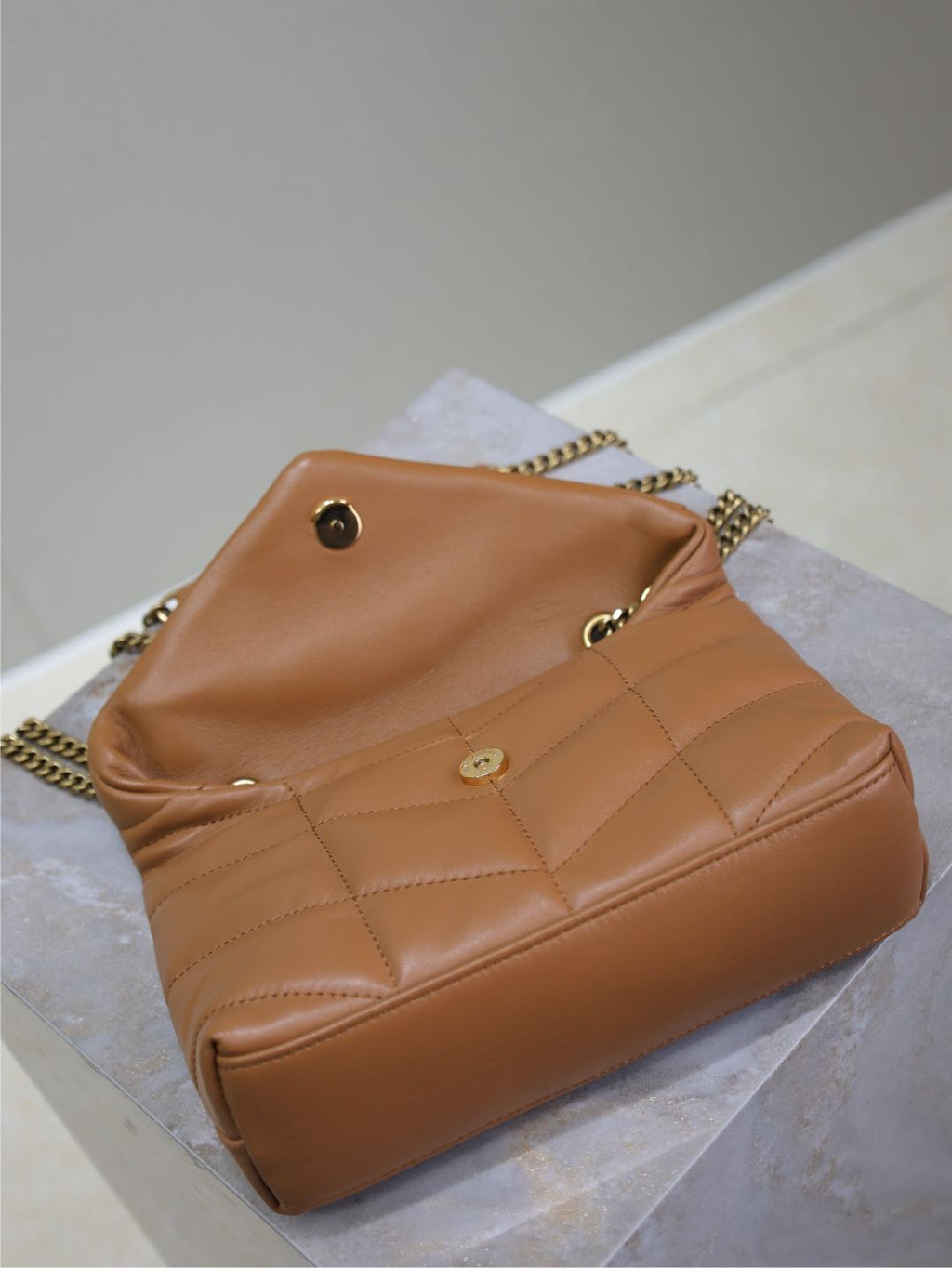 YSL 25S LOULOU PUFFER MINI 23 IN CARAMEL CALFSKIN GOLD HARDWARE
